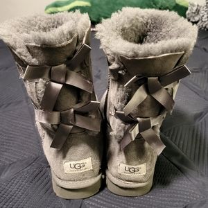 Bailey bow uggs